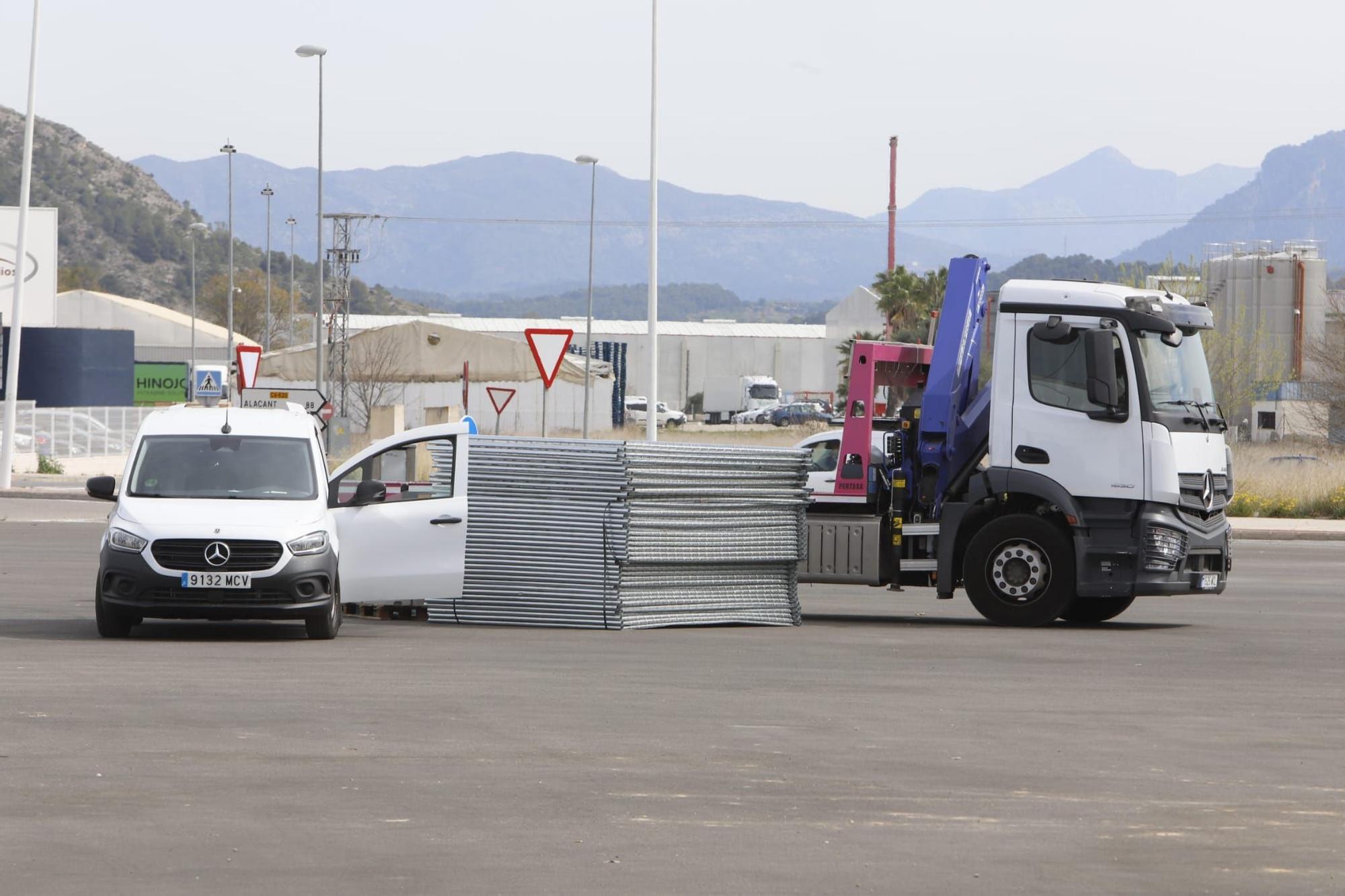 Así preparan los operarios el set de rodaje de Star Wars en Xàtiva