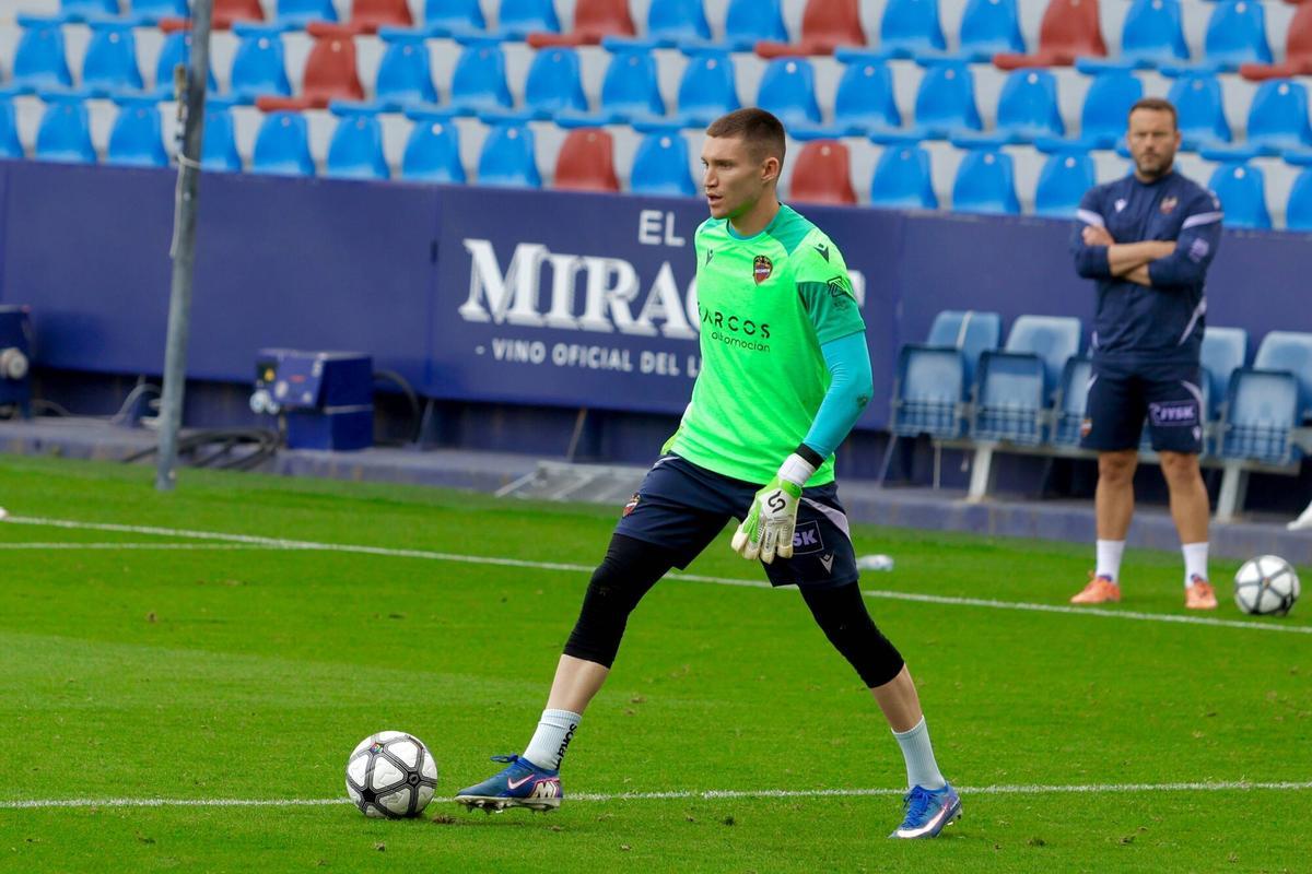 Entrenamiento a puertas abiertas del Levante UD en el Ciutat de ...