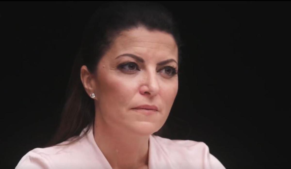 Macarena Olona obre campanya en un prostíbul de Granada amb dones de companyia