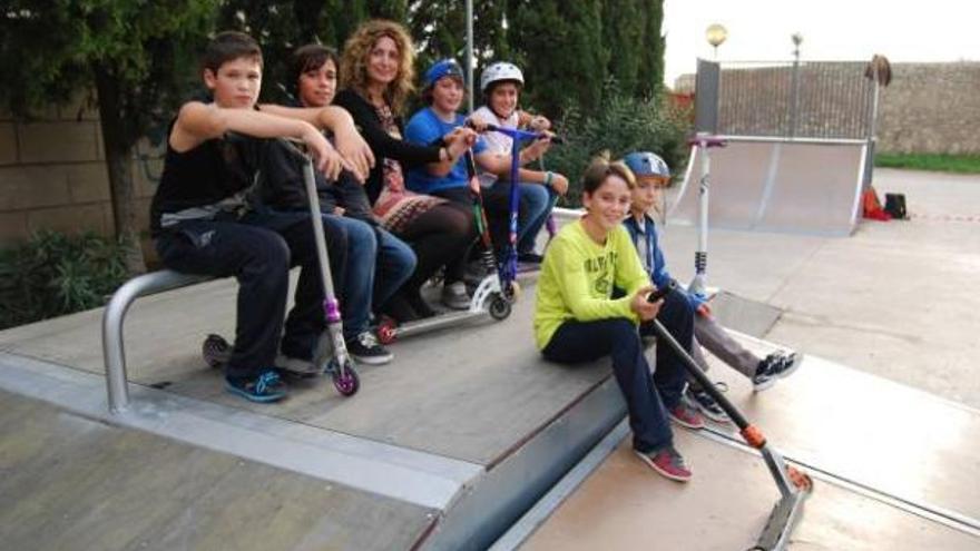 Los niños ya tienen su pista para patinetes