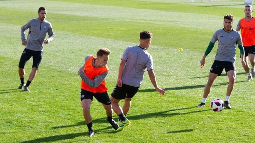 Cubillas entra en la convocatoria del Castellón para recibir al Badalona