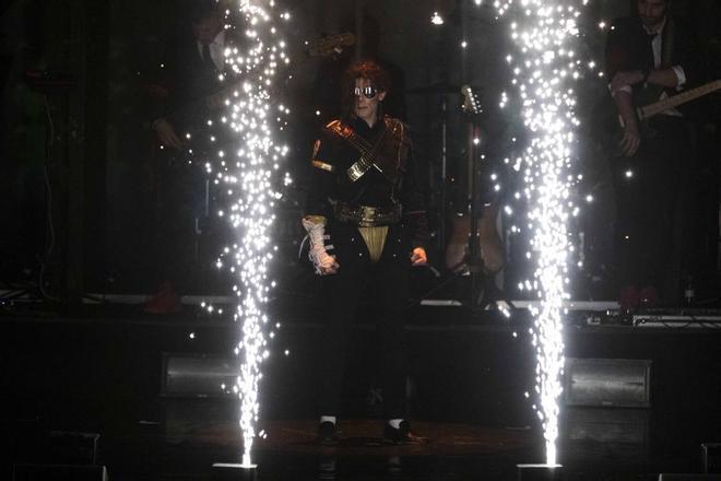 Álex Blanco se viste de Mickael Jackson en el Teatro Afundación