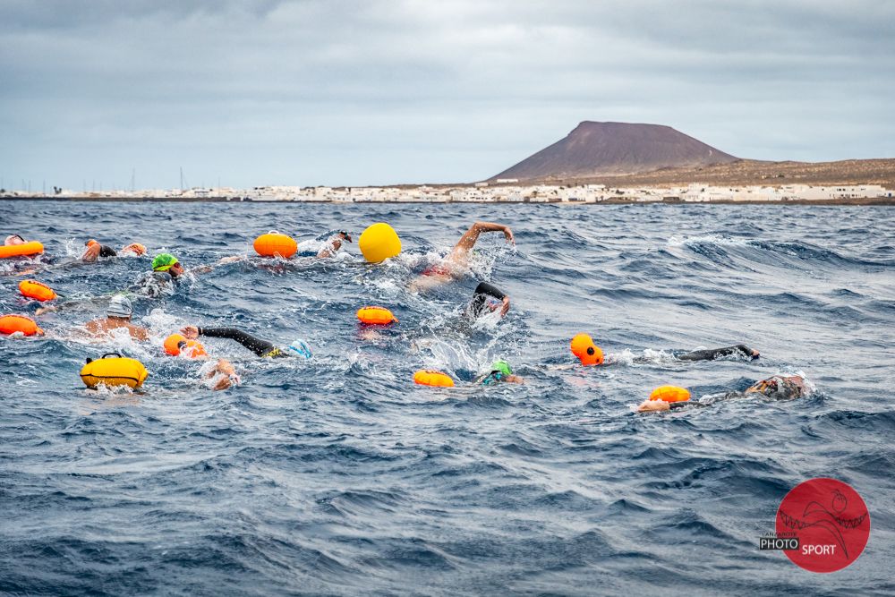 Etapa La Graciosa-Famara de la vuelta a nado por etapas de Lanzarote (2020)