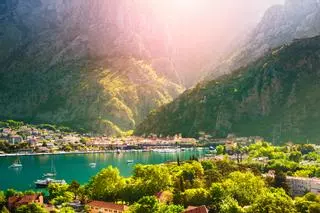La ruta desconocida y perfecta para verano: playas de agua turquesa, pueblos con encanto y un destino barato sin turistas
