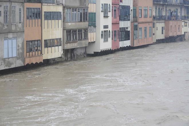 Les imatges de l'Onyar ple d'aigua