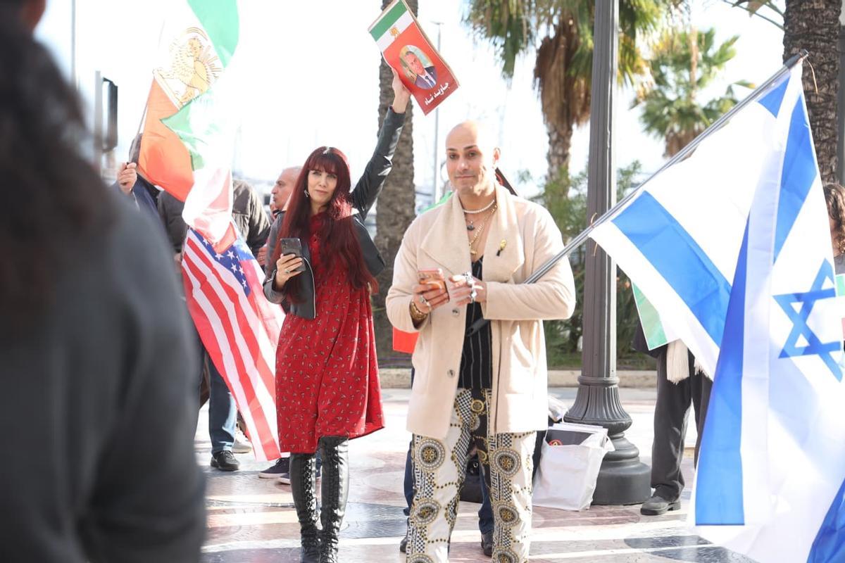 Así ha sido la manifestación por Irán en la explanada de Alicante