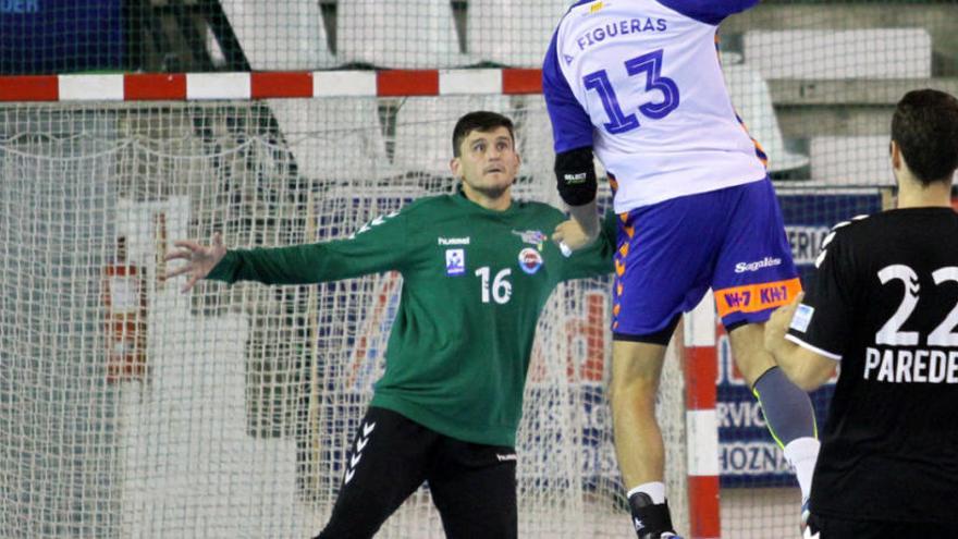 El Benidorm incorpora al meta internacional rumano Darius Makaria