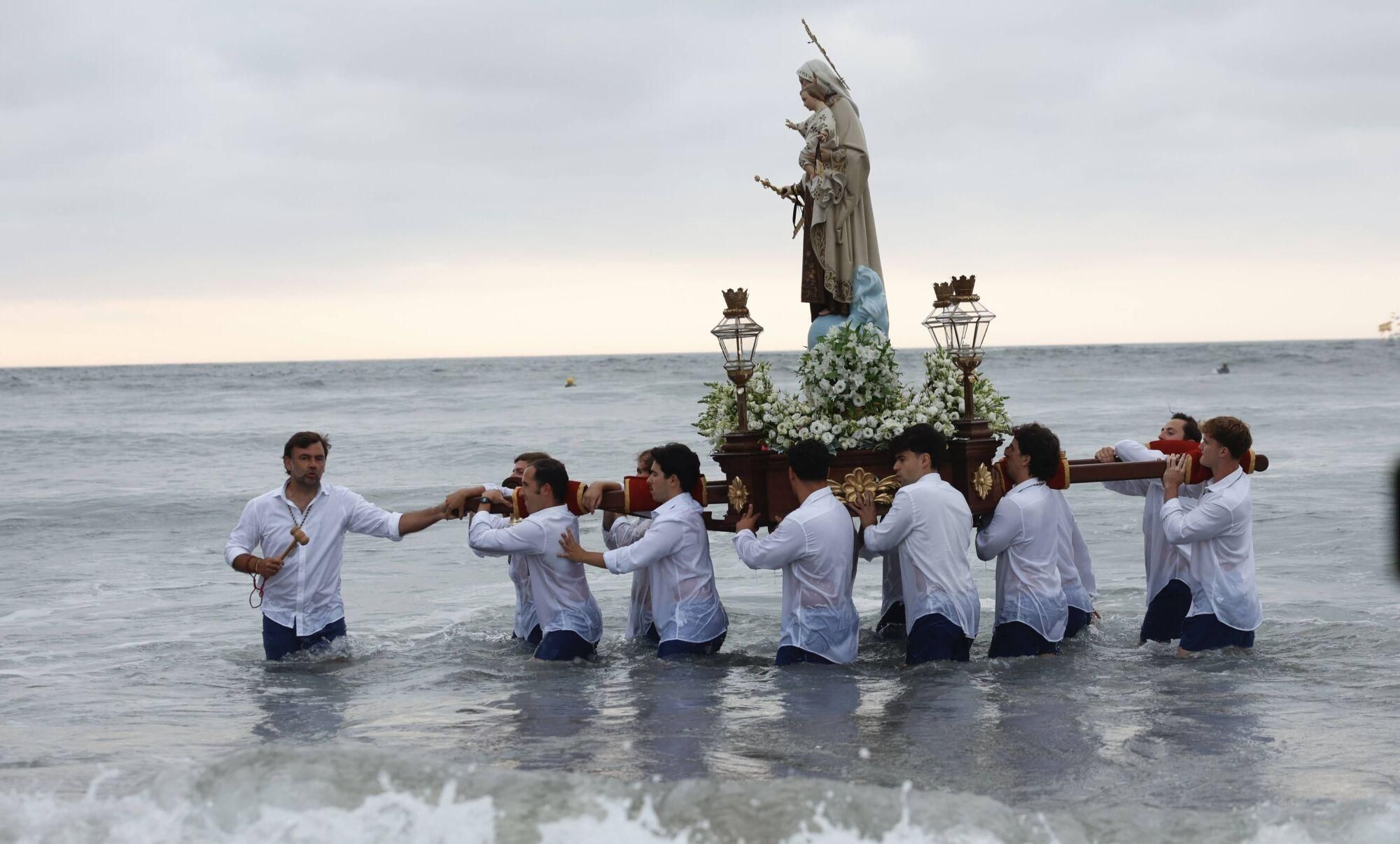 Procesión de la Virgen del Carmen de Salinas