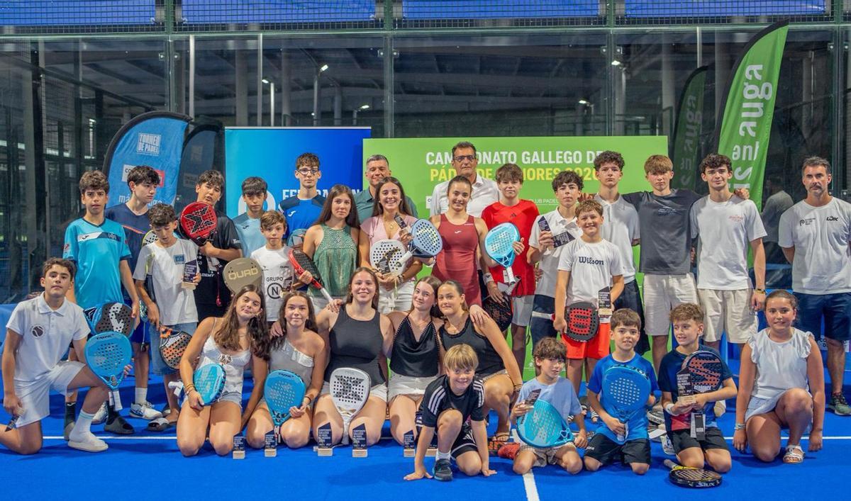 Los campeones y finalistas de las categorías inferiores.