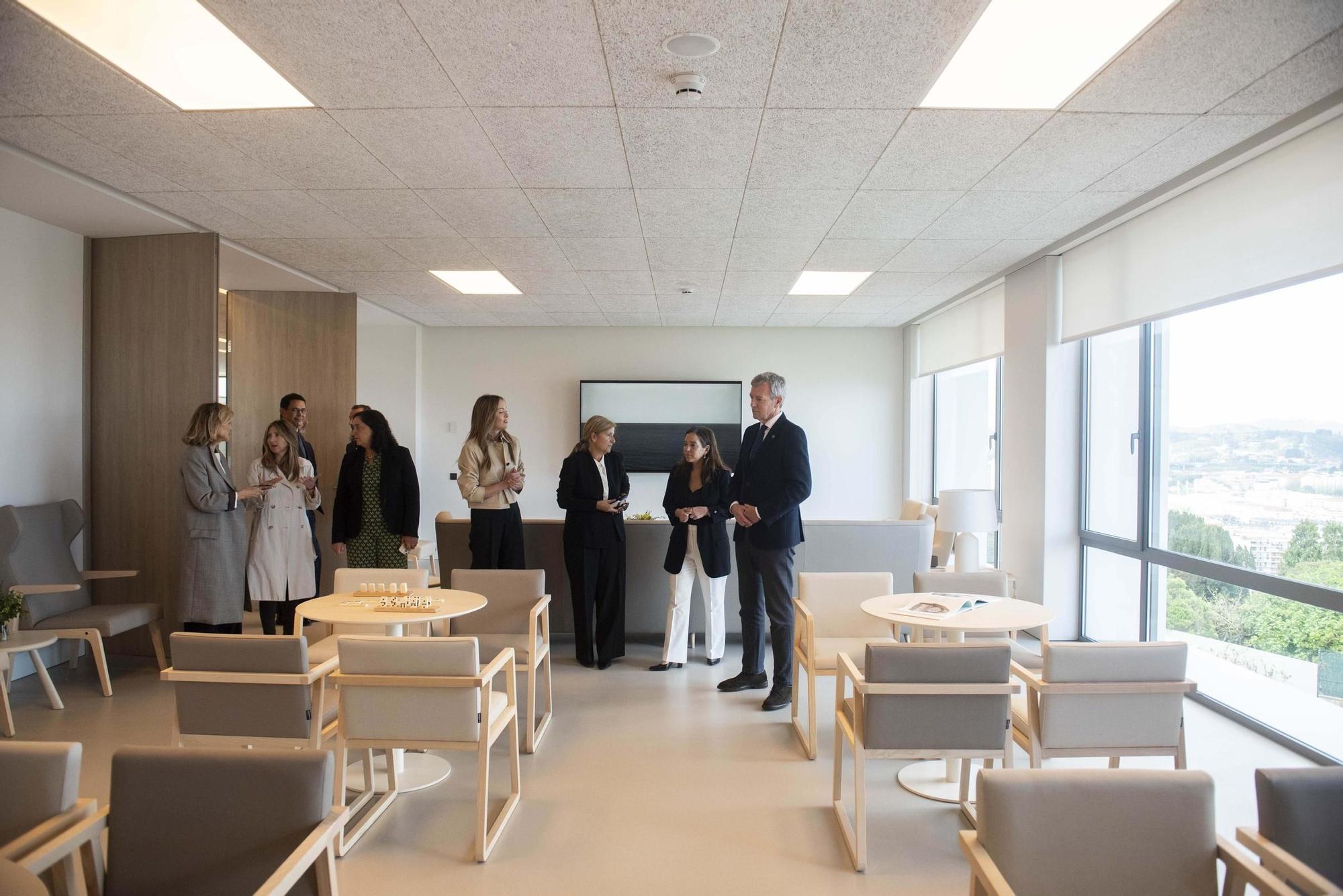 Visita a la nueva residencia de mayores de Eirís financiada por la Fundación Amancio Ortega