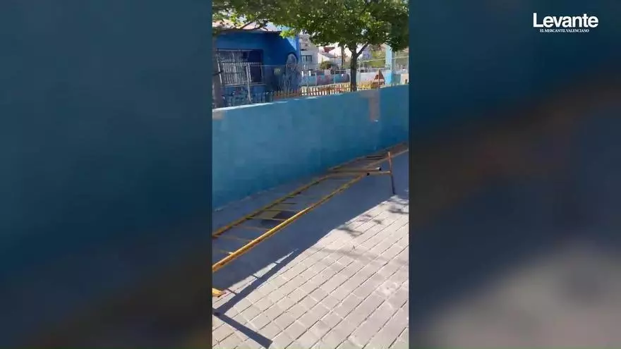 Protestas por el abandono del CEIP Blasco Ibáñez de València: "Aparecen jeringuillas en el patio y la sensación es de inseguridad"