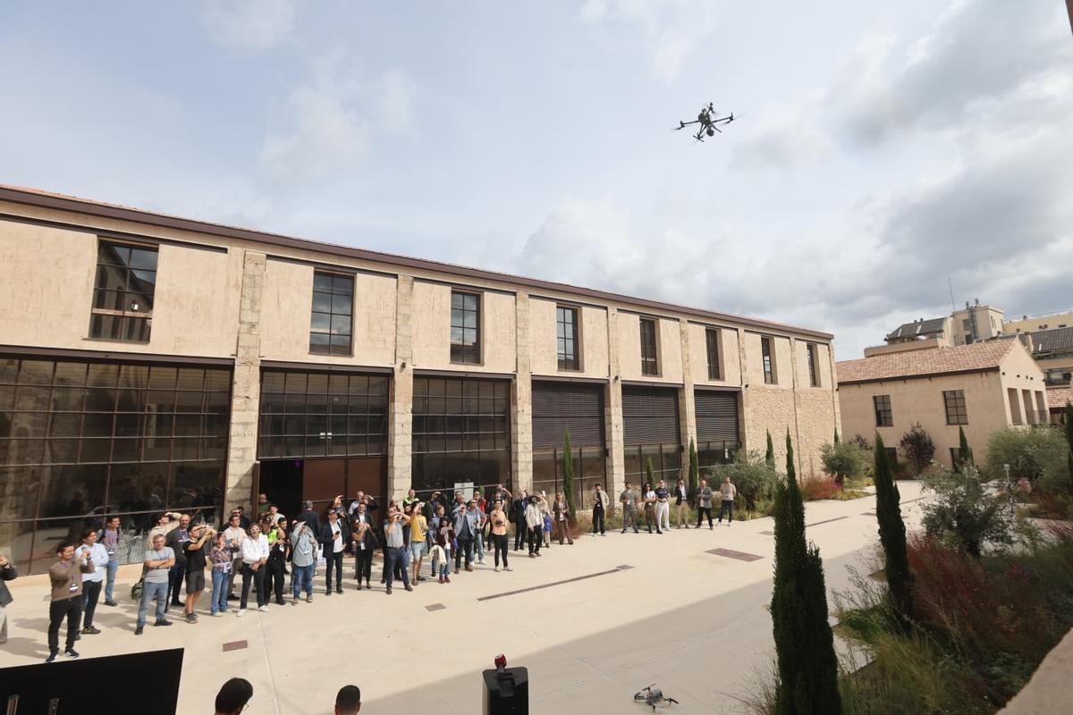 Vuelto de un dron en Alcoy