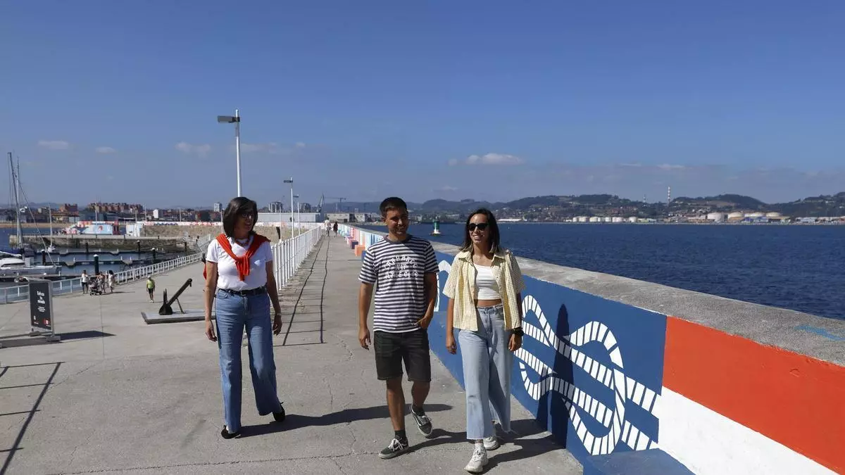 El Puerto plantea más actuaciones de mejora en el frente costero de Gijón para impulsar "la interacción con la ciudad"