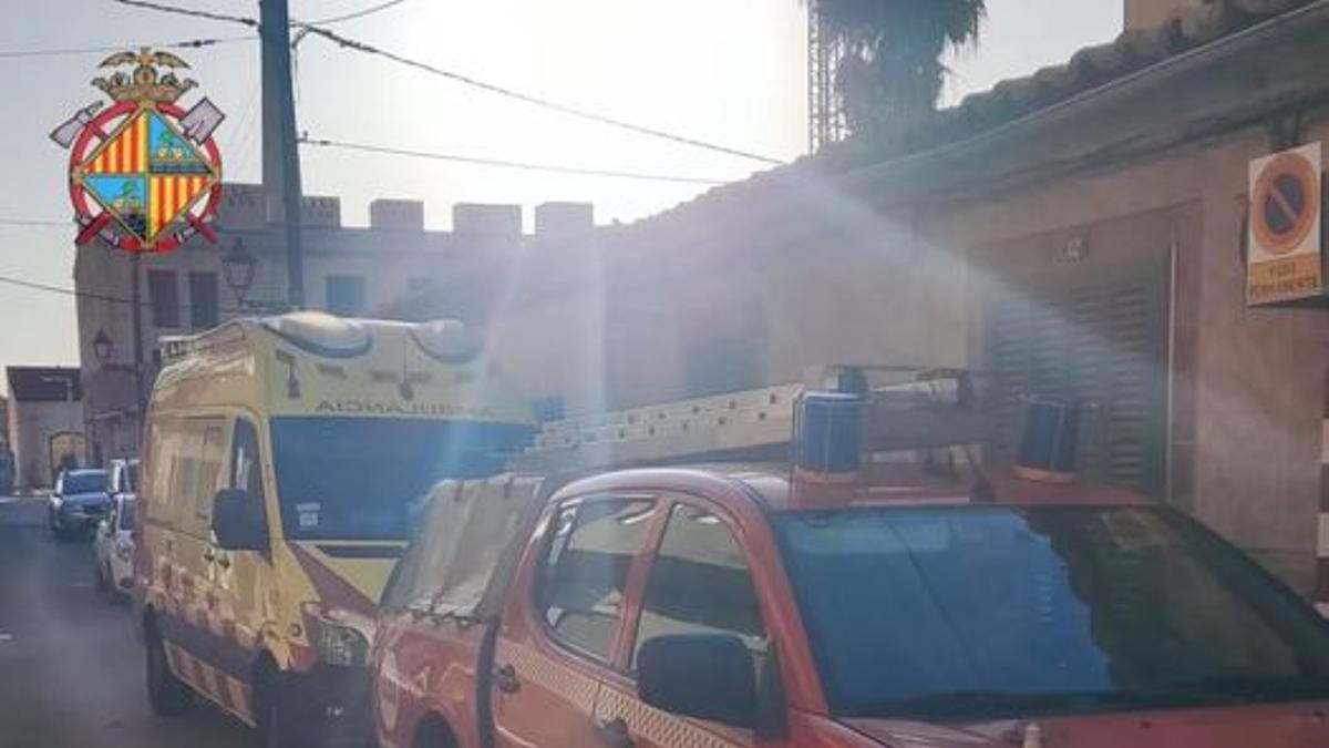 Una mujer intoxicada en el incendio de la cocina de un domicilio en Palma