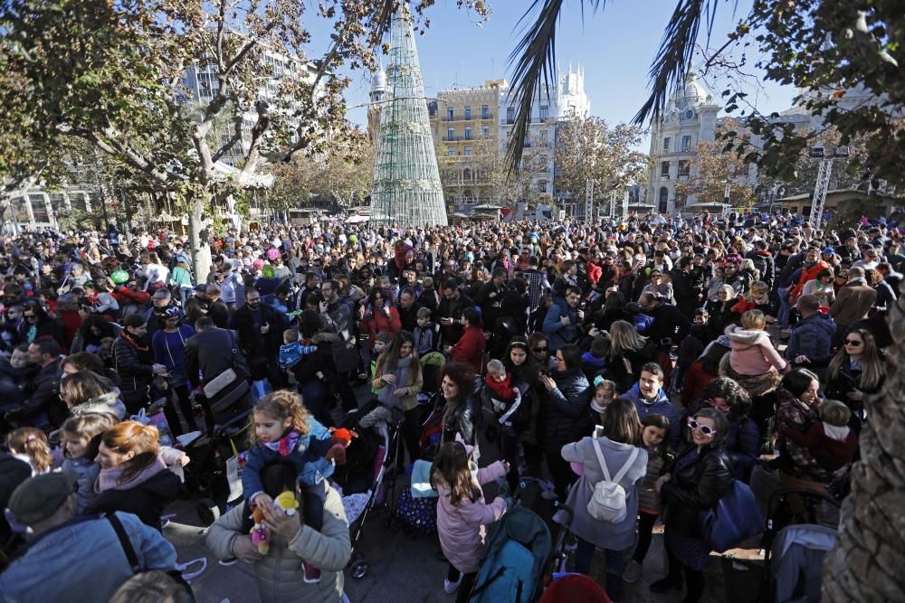 Así ha sido la Nochevieja infantil en la plaza del Ayuntamiento de València