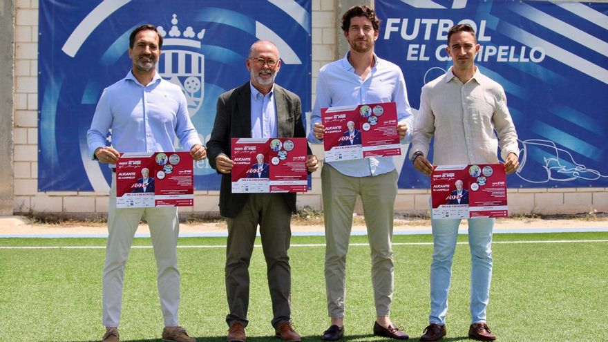 El alcalde de El Campello, Juanjo Berenguer, y el concejal de Deportes, Marcos Martínez, posan junto a parte del equipo organizador del campamento.