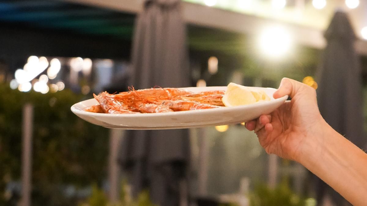 Plato de gambas en el restaurante Bálamo.