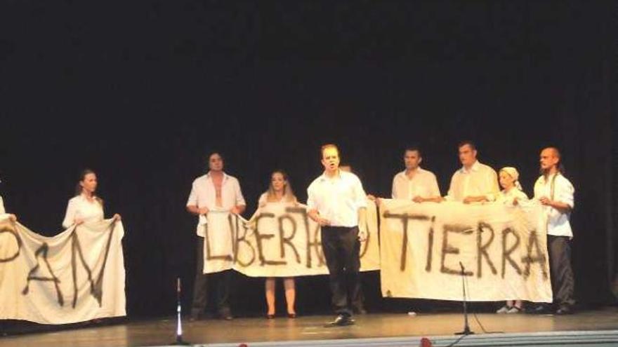 El grupo de teatro de Koria actuó el domingo en Rojales. E.D.G.