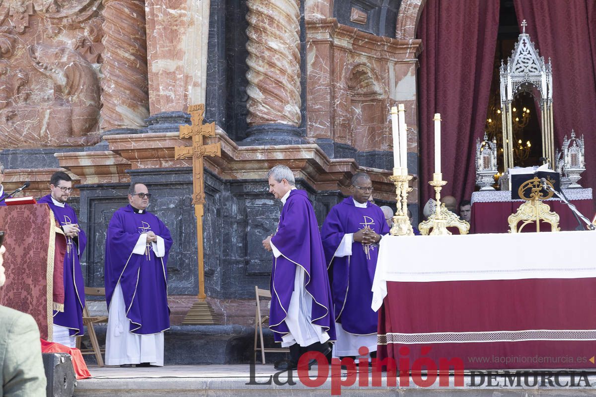 La vicaría de Cartagena, la UCAM, junto a asociaciones y peregrinos de toda España se ponen a los pies de la Vera Cruz