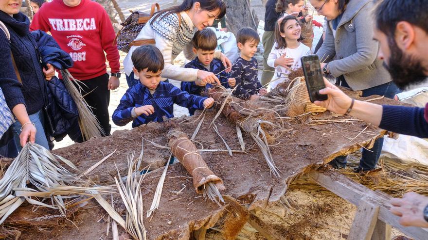 Taller de &quot;atxes&quot; en Elche para iluminarle el camino a los Reyes Magos