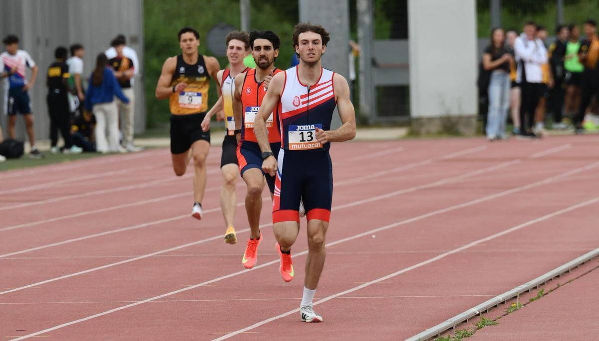 El manresà Biel Cirujeda en la seva sèrie dels 400 metres lliures