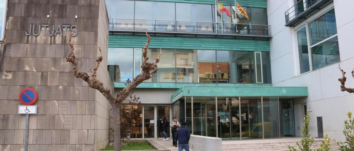 La façana dels jutjats de Figueres, en una fotografia d'arxiu. | ACN