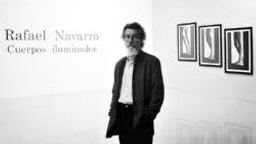 Rafael Navarro exhibe sus ´Cuerpos iluminados´