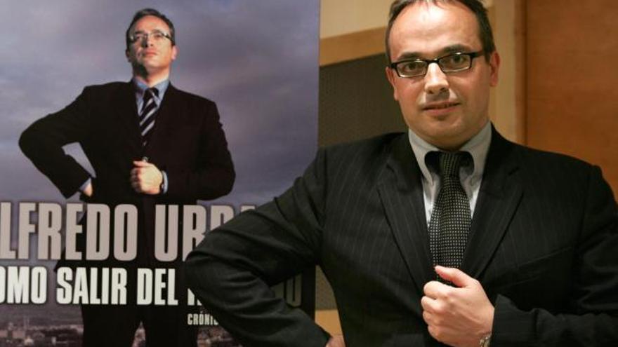 El escritor y periodista Alfredo Urdaci.