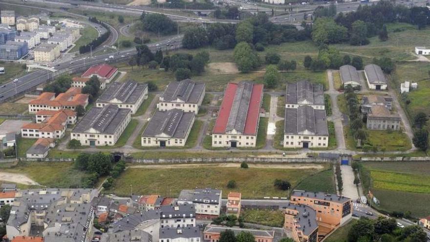 Imagen aérea de las instalaciones de la fábrica de armas, a la entrada de la ciudad.