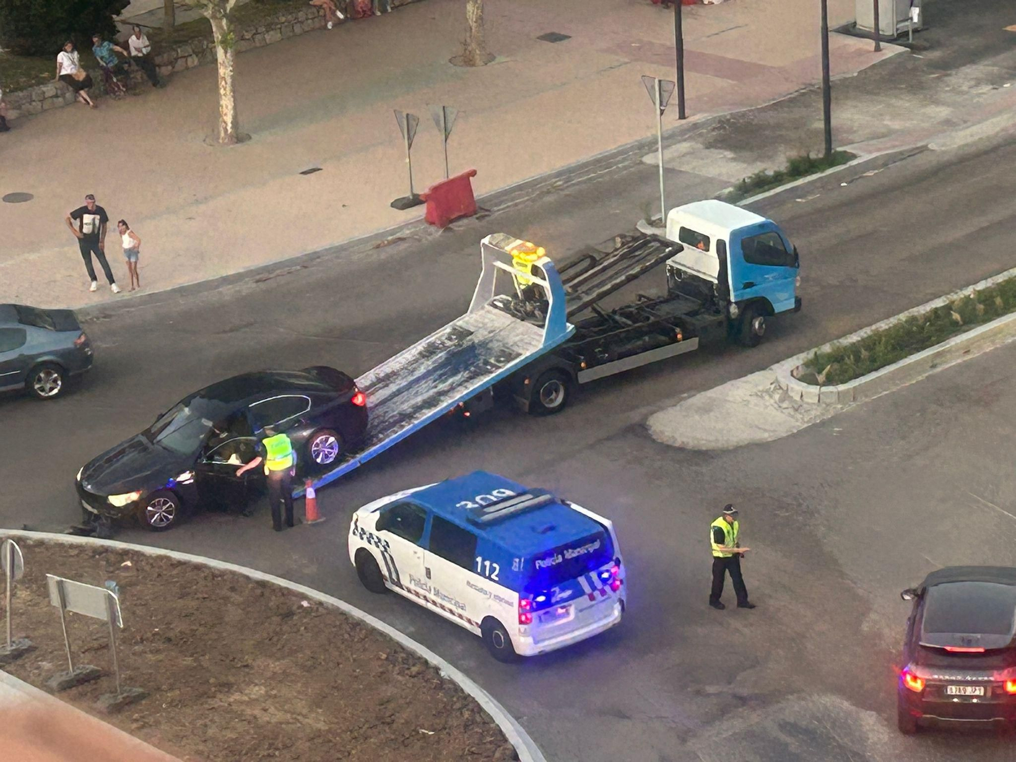 Accidente en la rotondo de Cardenal Cisneros con Tres Cruces