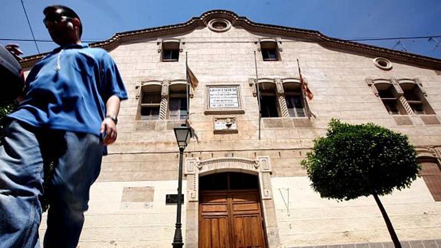 Fachada del antiguo colegio Doctor Esquerdo que acogerá el nuevo museo de La Vila Joiosa.