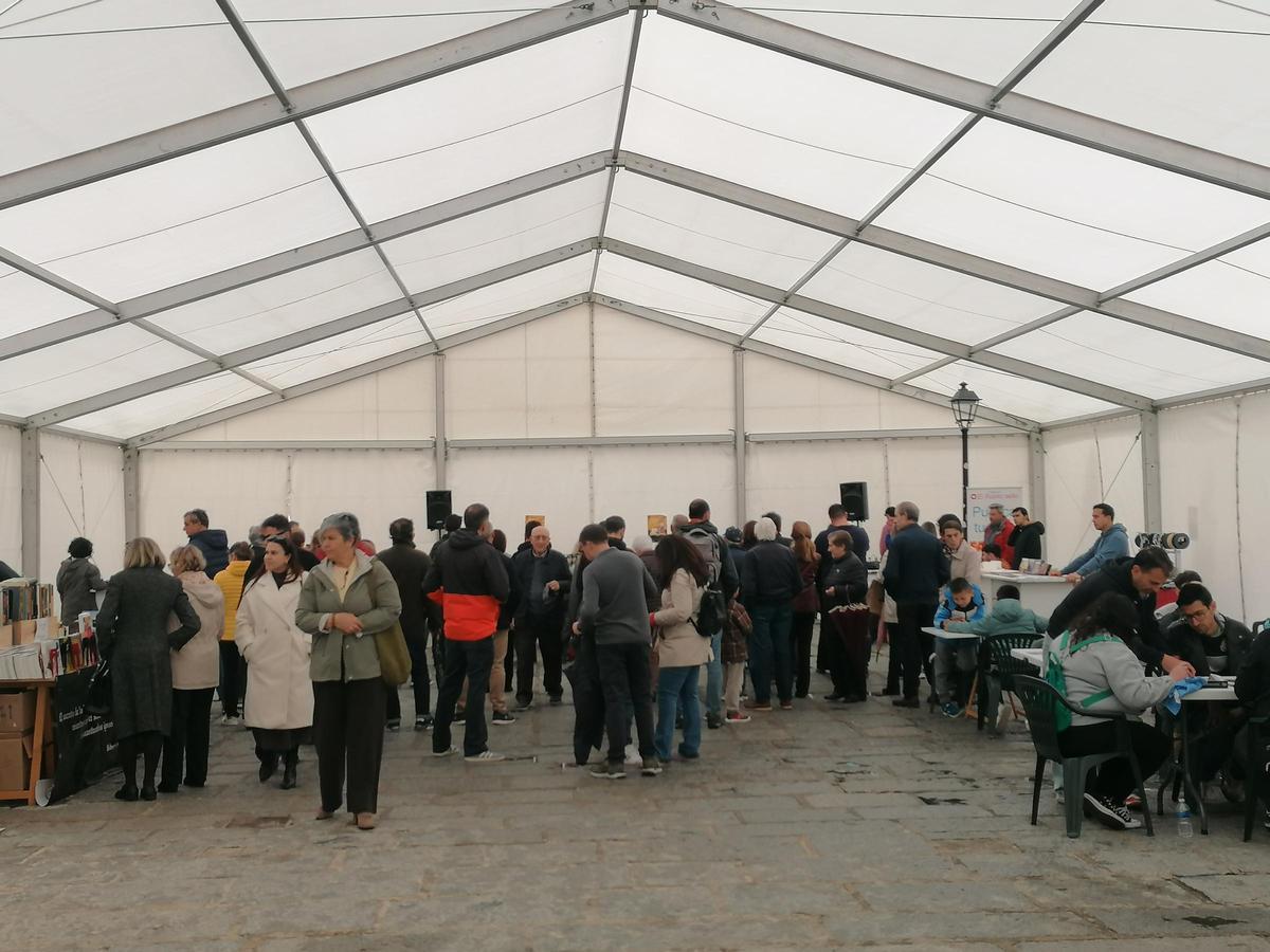 GALERÍA | Toro clausura la Feria del Libro