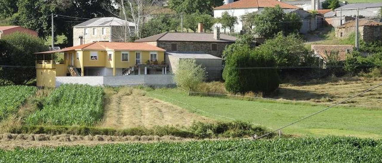 Vista de la aldea de Madriñán, en la parroquia lalinense del mismo nombre. // Bernabé/Javier Lalín