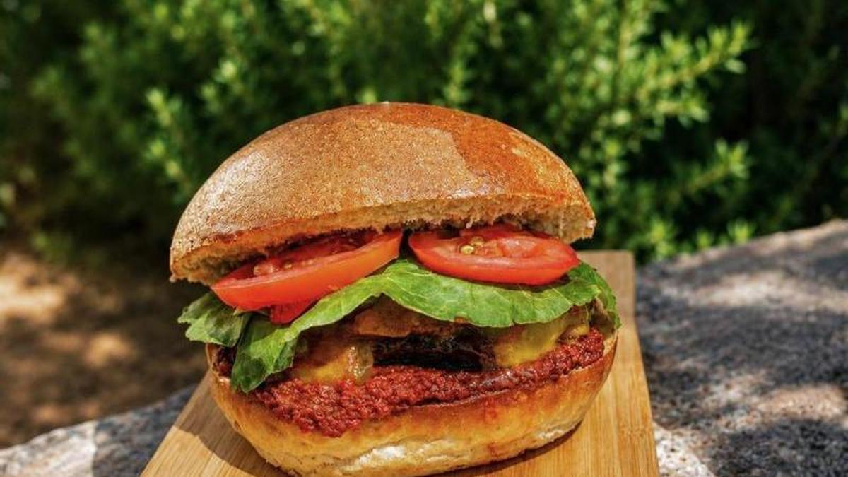 L'hamburguesa que estrena el plat local a la Conca d'Òdena
