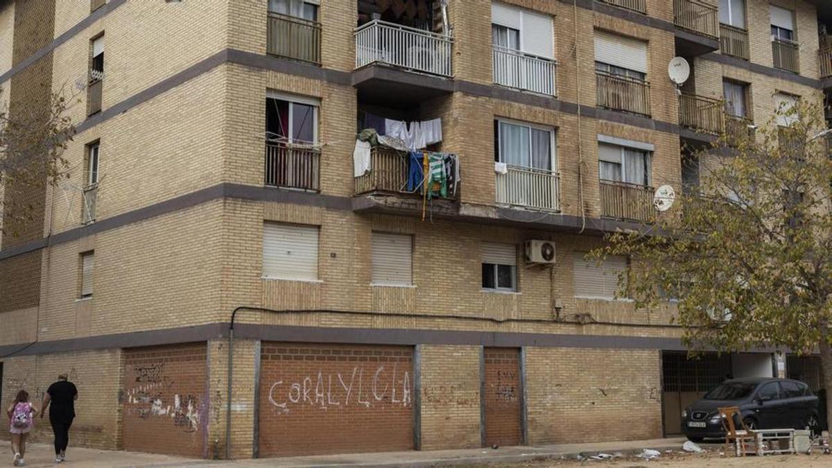 Un grupo de viviendas de Burjassot que fueron públicas hace décadas, en una fotografía de archivo.