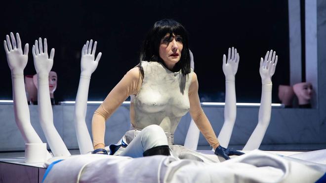 Anna Torrent protagoniza 'Las amargas lágrimas de Petra von Kant' en su debut en el Teatre Romea