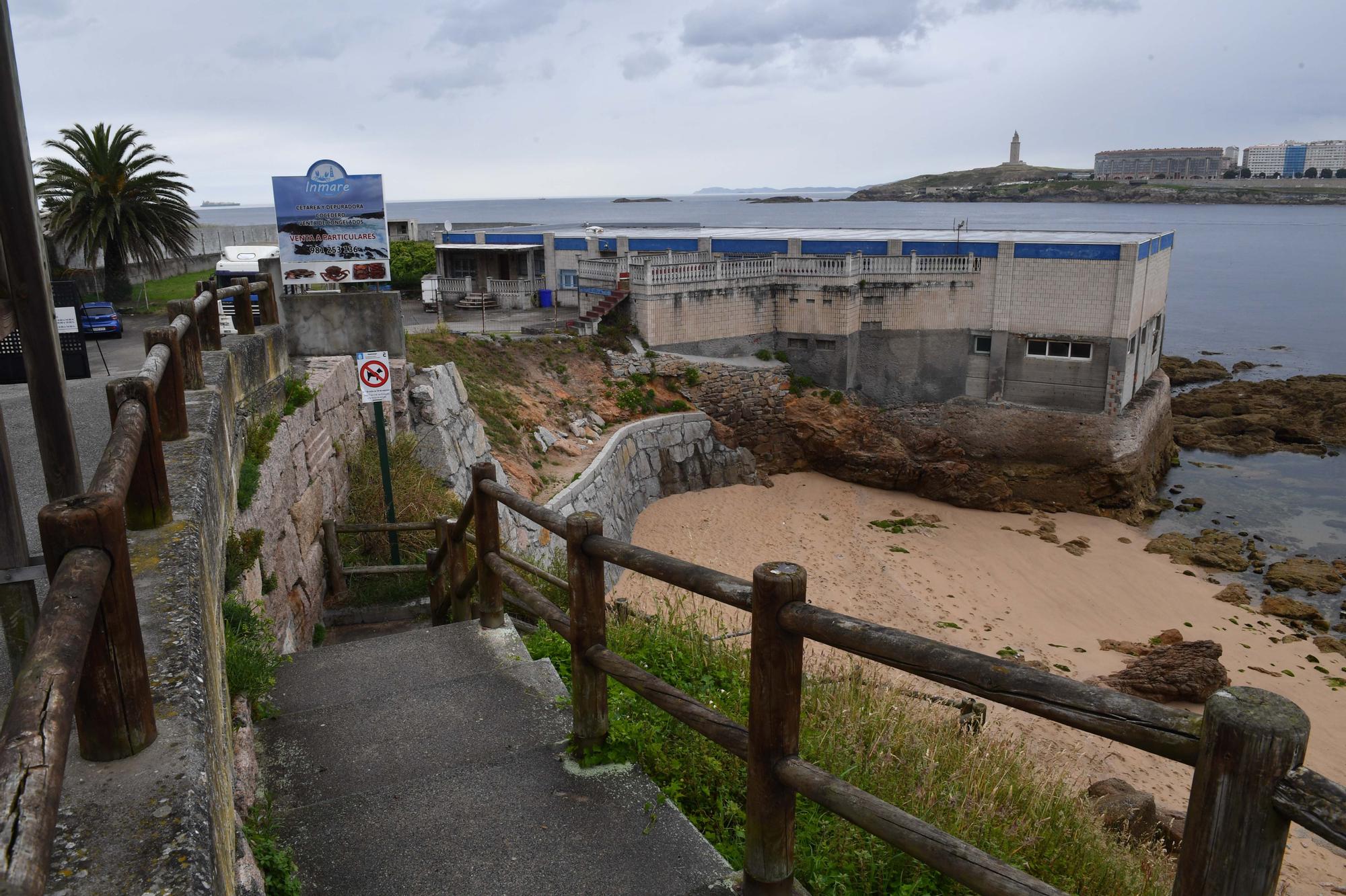 El Concello prevé expropiar en San Roque la cetárea para integrarla en el paseo marítimo