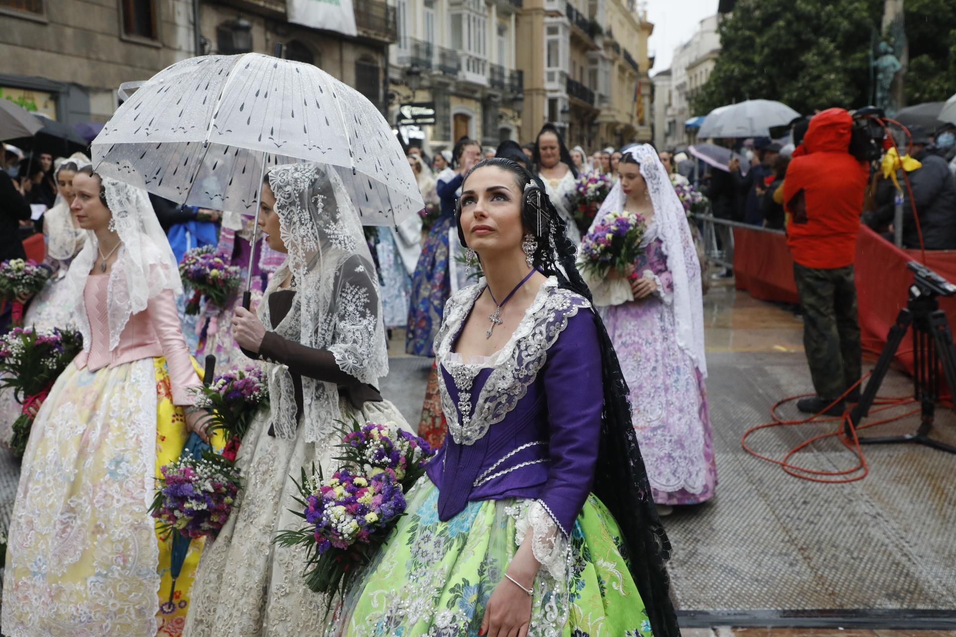 Búscate en el primer día de ofrenda por la calle de Quart (entre las 17:00 a las 18:00 horas)