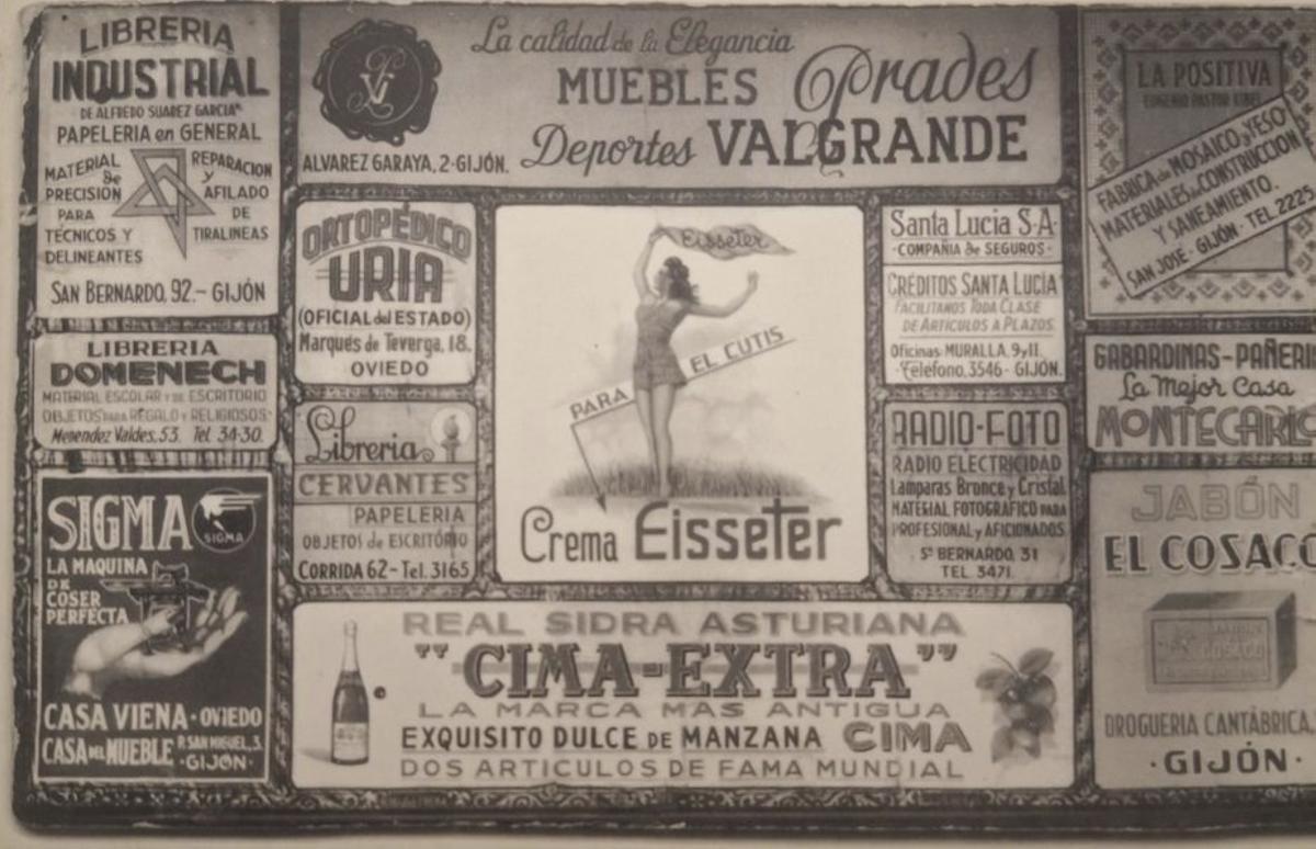 Una cartelera de anuncios del cine Campos Elíseos.