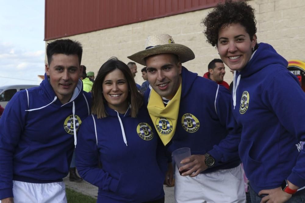 Desfile de peñas en Morales del Vino 2019