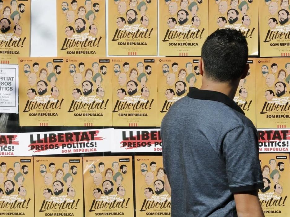 Encartellada arreu de Catalunya per demanar la llibertat dels presos