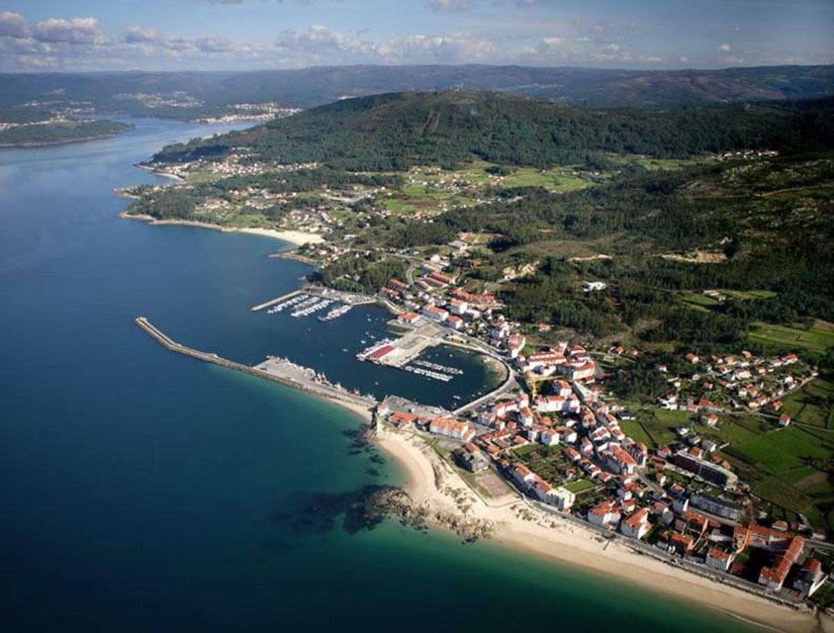Vista aérea de la villa pesquera de Portosín