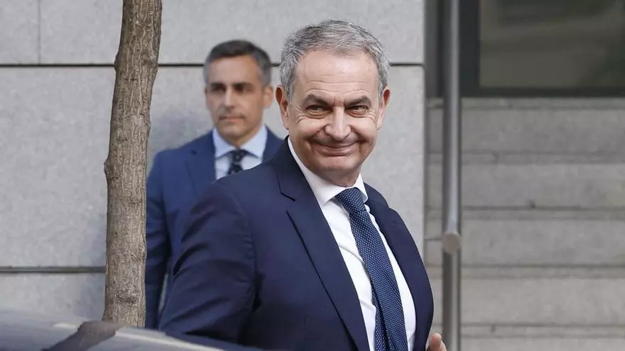 Hacienda abre una inspección fiscal a Zapatero, su mujer y sus hijas