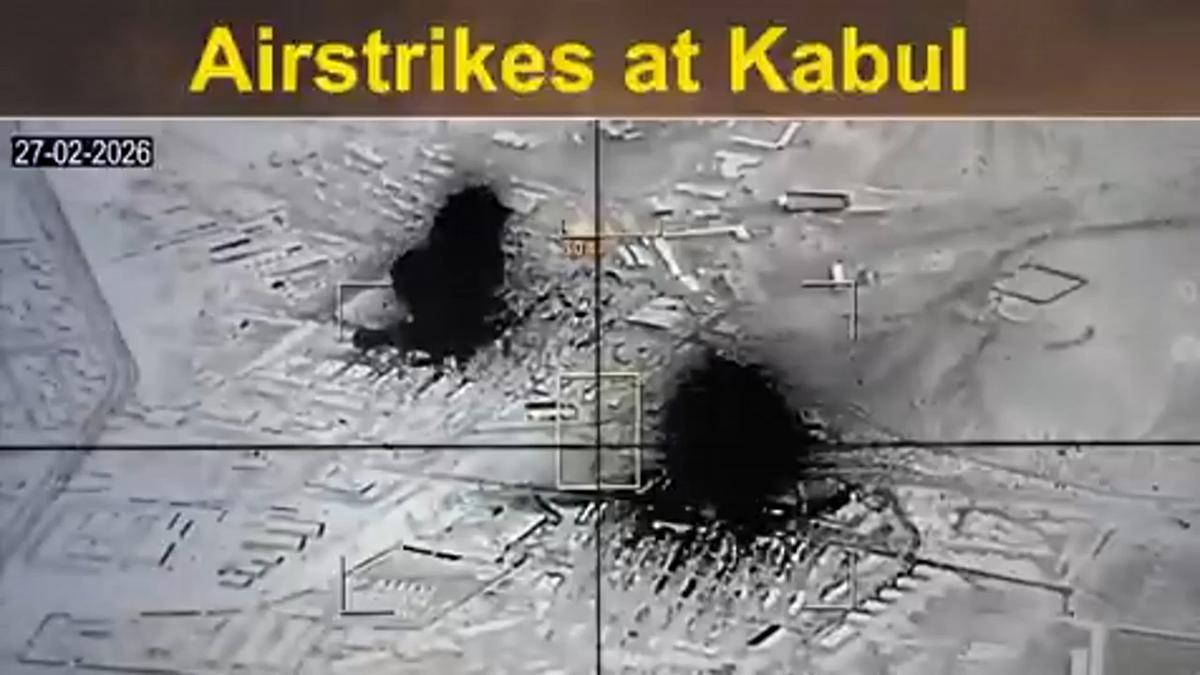 Pakistán bombardea Kabul y declara entrar en "guerra abierta" con Afganistán Pakistán bombardea Kabul y declara entrar en "guerra abierta" con Afganistán