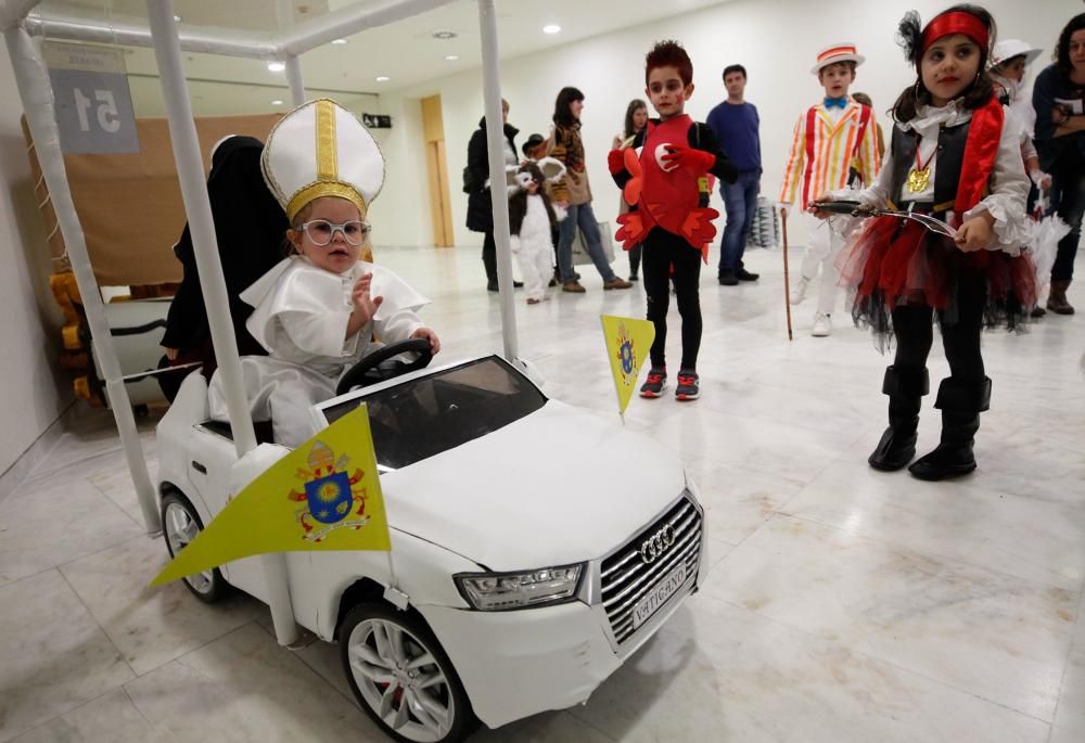 Carnaval infantil en el Calatrava de Oviedo