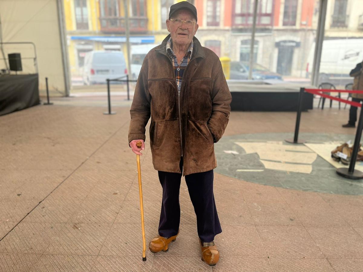 Ribadesella celebra una singular jornada de actividades en torno a les madreñes