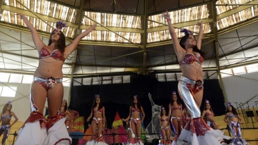 Exhibición de escuelas de danza en  Tías