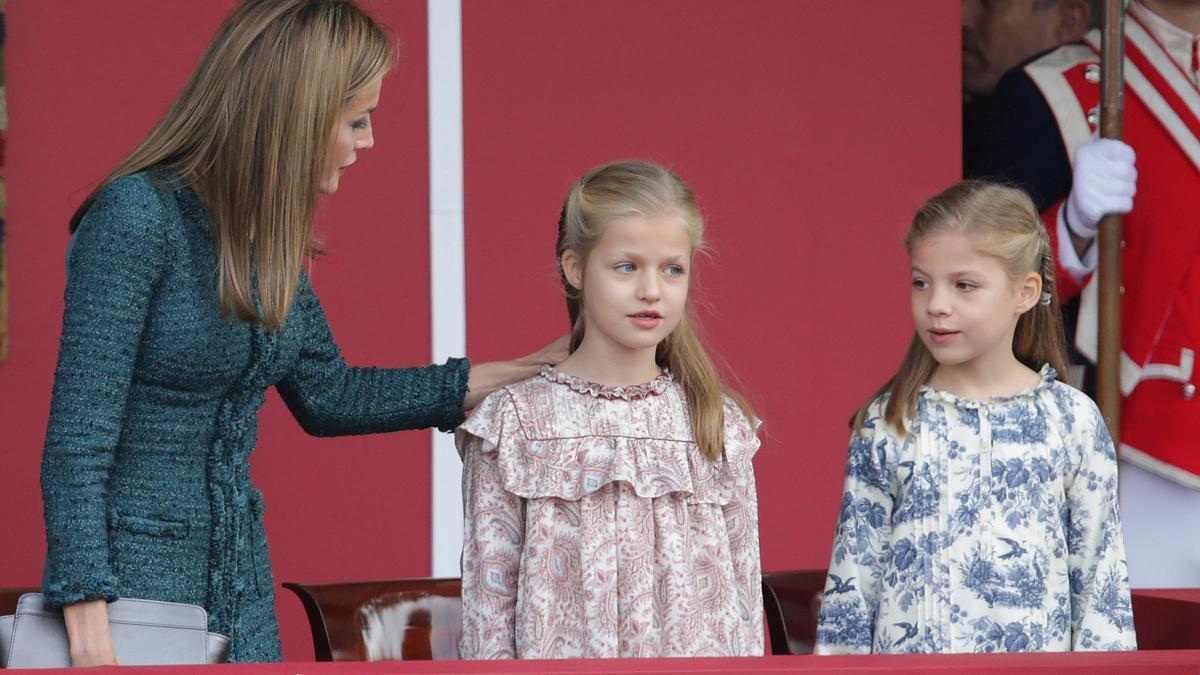 El impactante cambio físico de la princesa Leonor y la infanta Sofía con el paso de los años en el Día de la Hispanidad