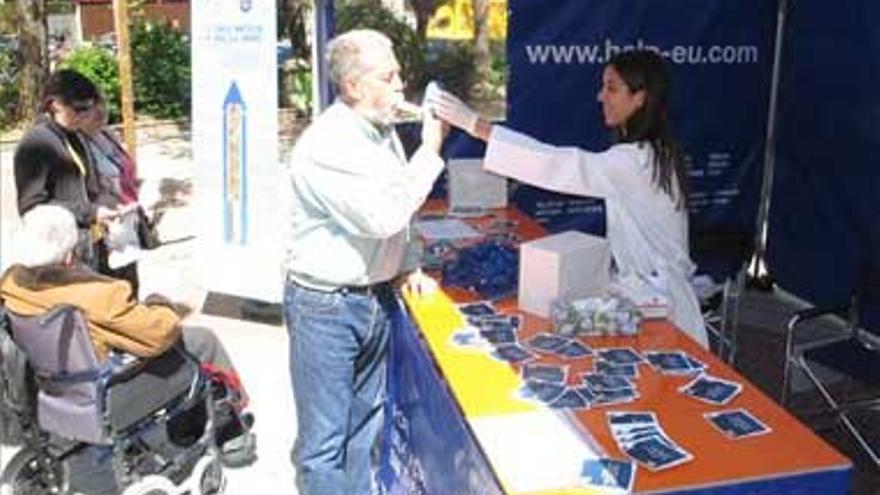 Cáceres acoge el tour ´Por una vida sin tabaco´