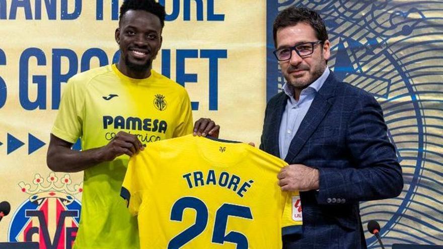 Bertrand Traoré posa como nuevo jugador groguet